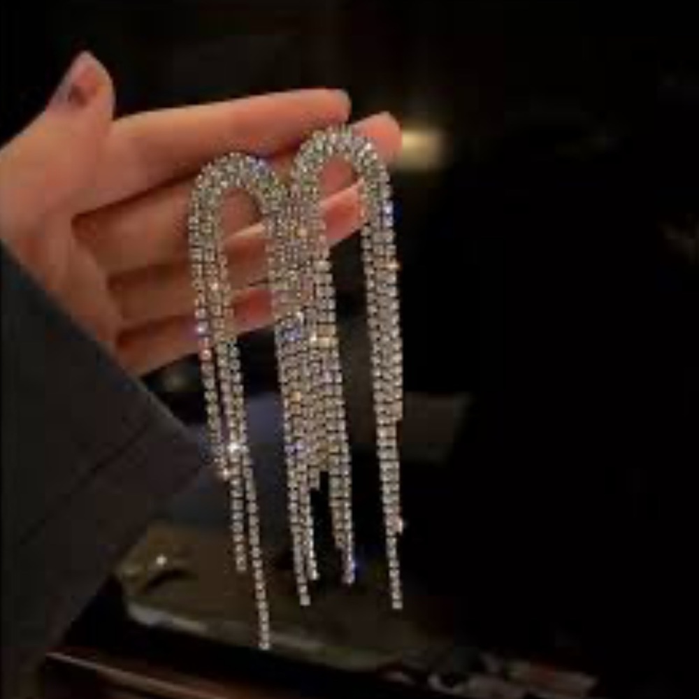 DIAMANTÉ WATERFALL DROP EARRING - Picture 2 of 4